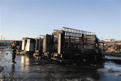 北京一市場失火燒百噸蔬菜 白菜批發(fā)價“猛漲”