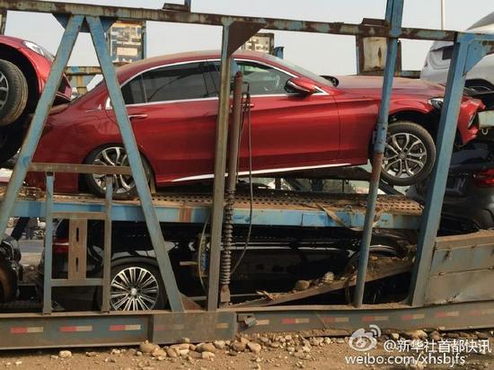 北京：多車相撞 11輛奔馳被毀