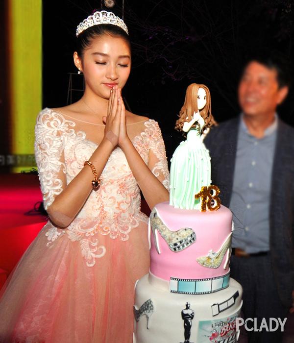 網(wǎng)紅與鮮肉齊飛 女童星逆襲看臉看衣品