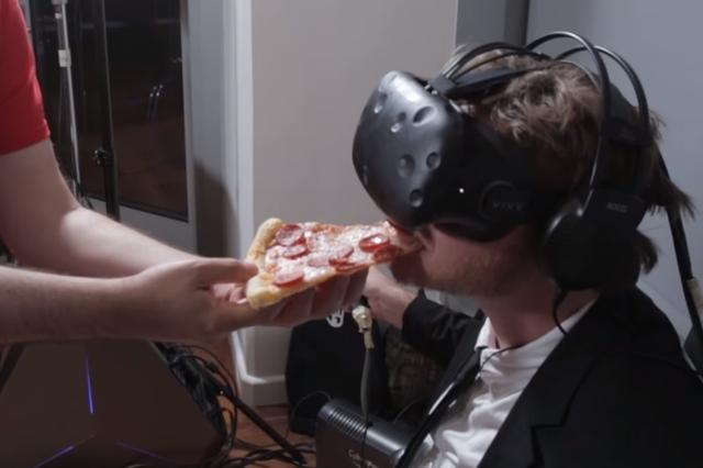 花25小時(shí)玩VR游戲 瘋狂牛人把自己都玩吐了