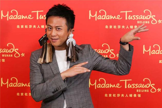 鄧超逗趣造型不斷