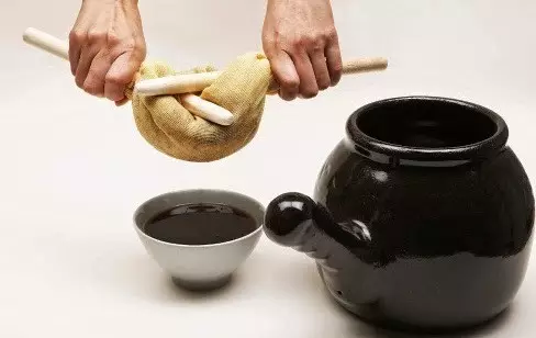 熬煮的中藥濃度遠(yuǎn)低于給實驗室動物使用的濃度