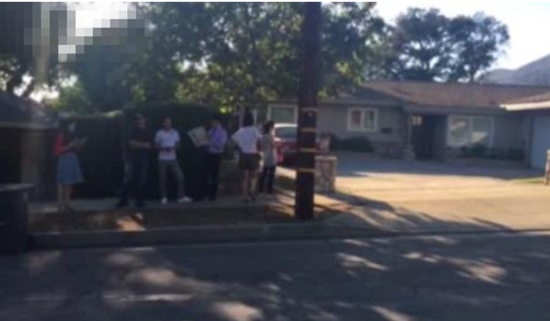 導(dǎo)游帶人參觀王寶強(qiáng)美國房產(chǎn)