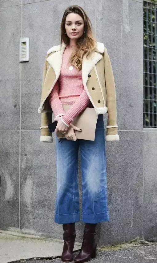 學(xué)會oversized外套+短靴的經(jīng)典套路，讓你美成一道街景