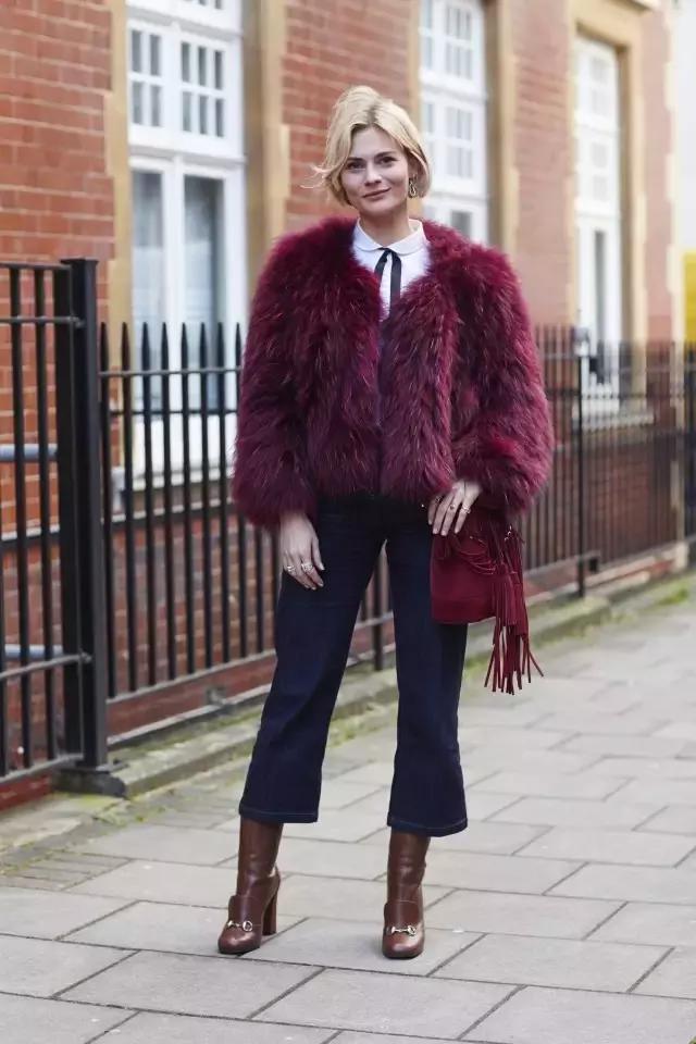 學(xué)會oversized外套+短靴的經(jīng)典套路，讓你美成一道街景