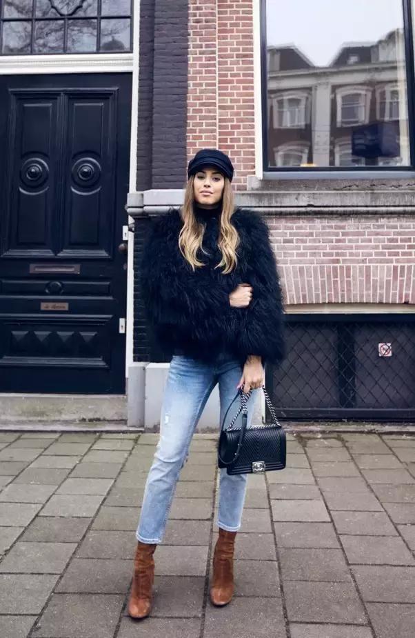 學(xué)會oversized外套+短靴的經(jīng)典套路，讓你美成一道街景