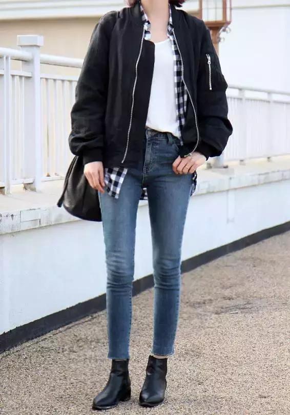 學(xué)會oversized外套+短靴的經(jīng)典套路，讓你美成一道街景