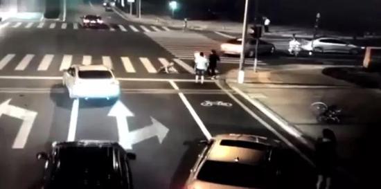 監(jiān)控視頻截圖