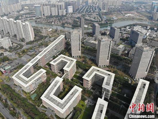 資料圖：四川高新區(qū)高樓鱗次櫛比。 a target='_blank' href='http://www.chinanews.com/'中新社/a記者 張浪 攝