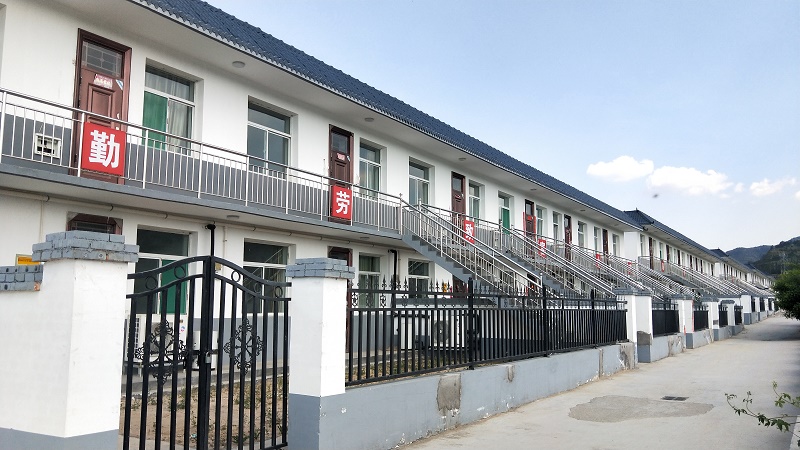 離石區(qū)吳城鎮(zhèn)油房坪易地扶貧搬遷安置點  張美艷攝.jpg