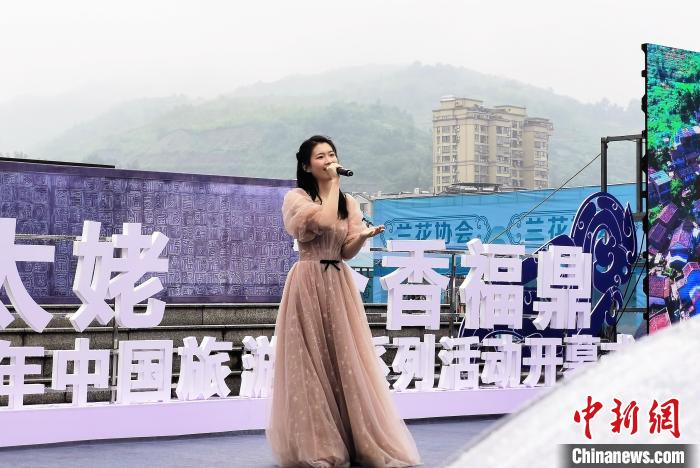 圖為文藝表演。謝樹淵 攝