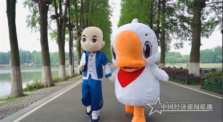 人偶蘭小白、小師爺在東湖綠道 (1) 蘇立強.png