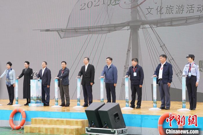 “迷人的哈爾濱之夏”文化旅游活動(dòng)啟動(dòng)儀式 呂品 攝