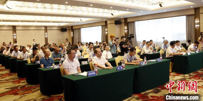 圖為產(chǎn)業(yè)發(fā)展論壇。朱世剛 攝