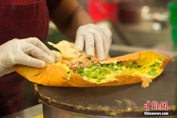 資料圖：中式煎餅。 a target='_blank' href='http://www.chinanews.com/'中新社/a記者 廖攀 攝