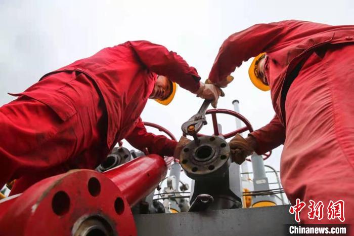 中江氣田江莎240HF新井投產(chǎn)。袁鵬 攝