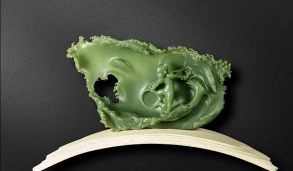 哪吒鬧?！獙⒁粔K形制不整的玉料，化變神奇設(shè)計之妙極為稀有.jpg