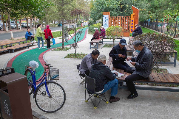 休閑廣場(chǎng)   孟曉軍.jpg