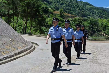 20230928  蕉城公安“三個(gè)聚焦”全力擰緊安全防范“安全閥”1.jpg