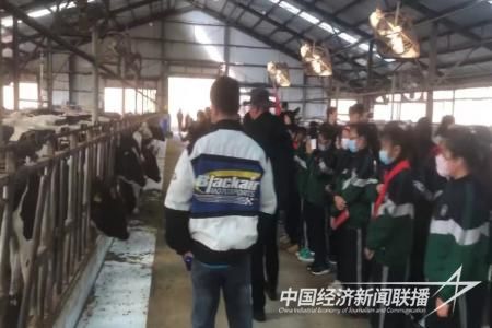 乳業(yè)學(xué)生2 (2).jpg?v=1699192436