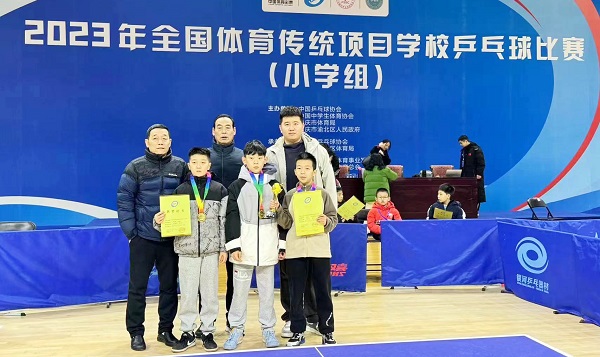 獲獎合影 (1).jpg