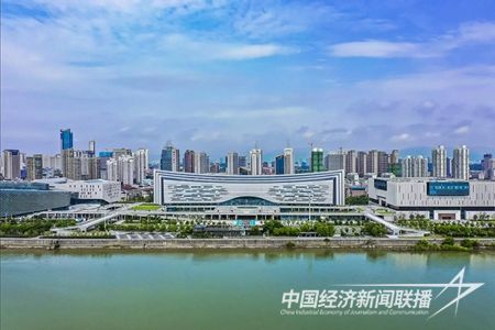 89e8e9dd74054e4c95d90796efcafb42.jpg?v=1704542480