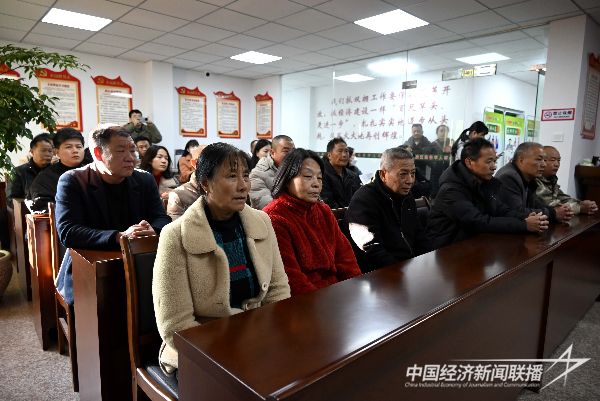 20240111  寧德時代慰問部分困難殘疾（重?。┩艘圮娙思安糠掷щy“三屬”4.jpeg