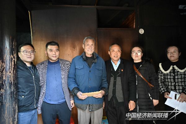 20240111  寧德時代慰問部分困難殘疾（重?。┩艘圮娙思安糠掷щy“三屬”3.jpeg