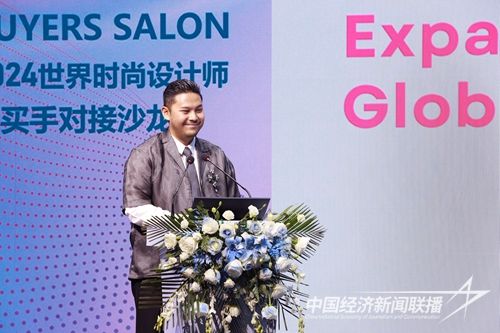 印度尼西亞的MORAL品牌時(shí)裝設(shè)計(jì)師Andandika Surasetja進(jìn)行交流分享.jpg?v=1705137712