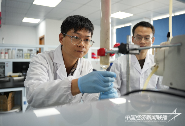 20240130  福建上杭：科技創(chuàng)新驅(qū)動引領(lǐng)發(fā)展“新賽道”1.png