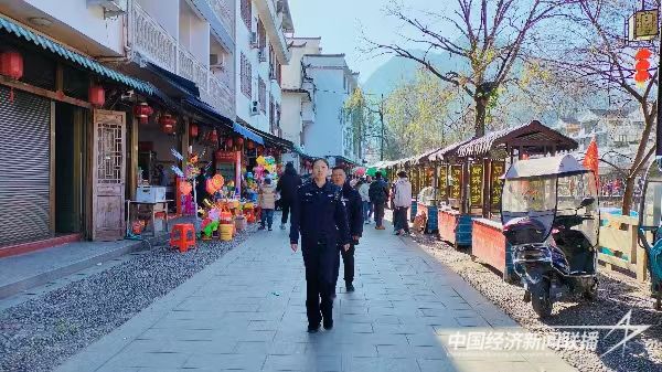 20240218  “春節(jié)我在崗”犀溪派出所守護(hù)安全在路上2.jpg?v=1708313530