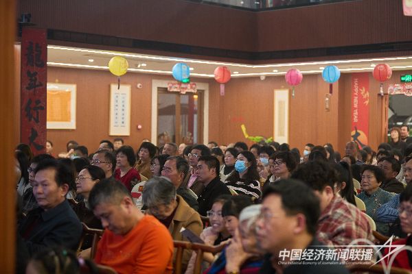 20240219  龍海：女大學(xué)生許悅在石碼后港古街舉辦獨唱音樂會2.jpeg